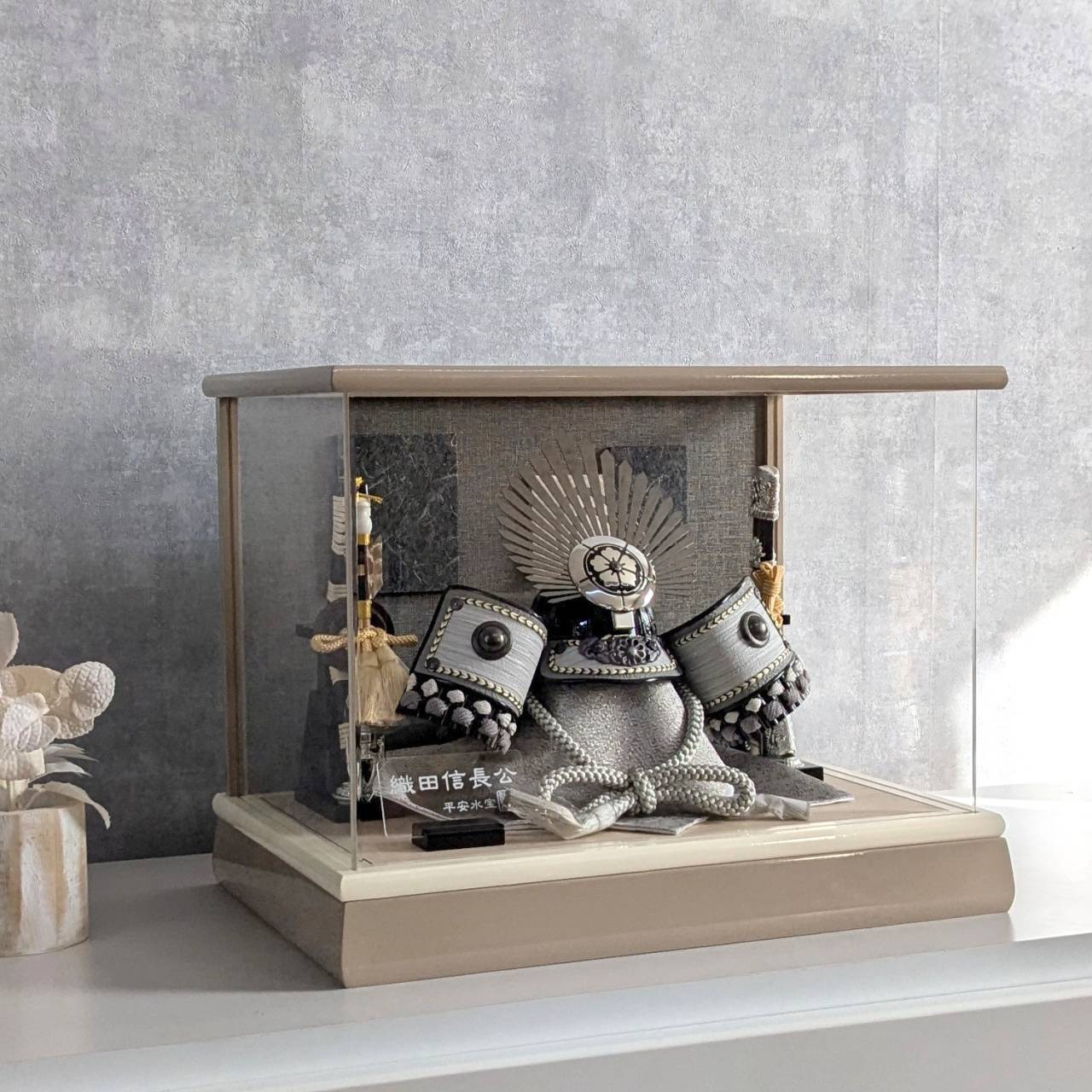 三味線本体 花柄装飾 ケース付き 光花 - 和風 三つ折り手帳型iPhoneケース【Artistical】 | iichi