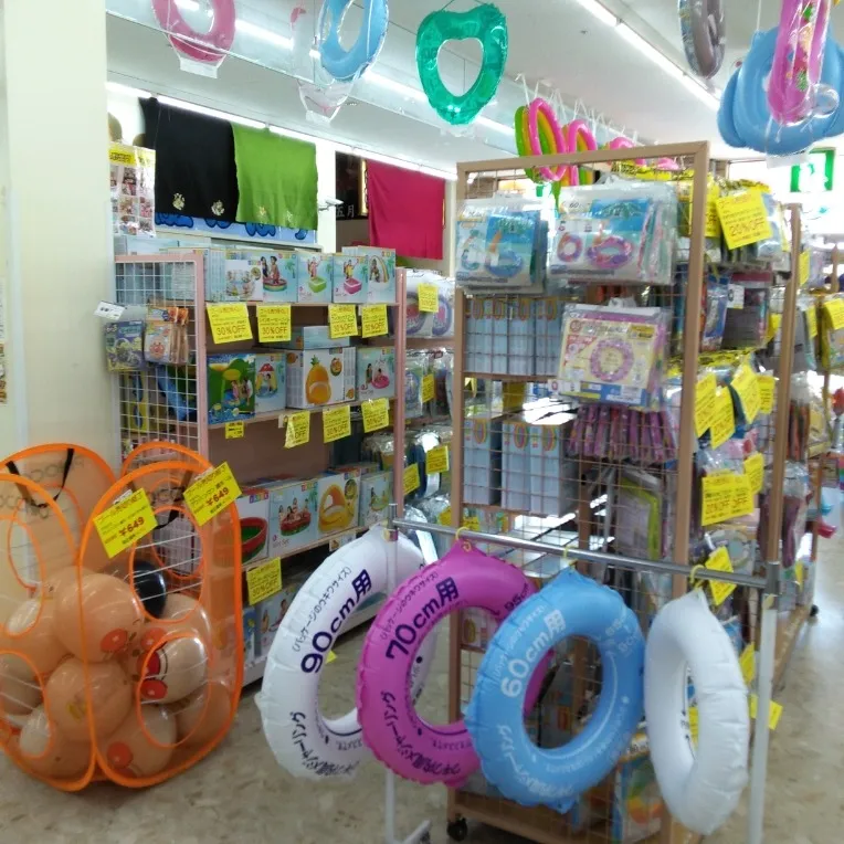 浮き輪・プール売り場